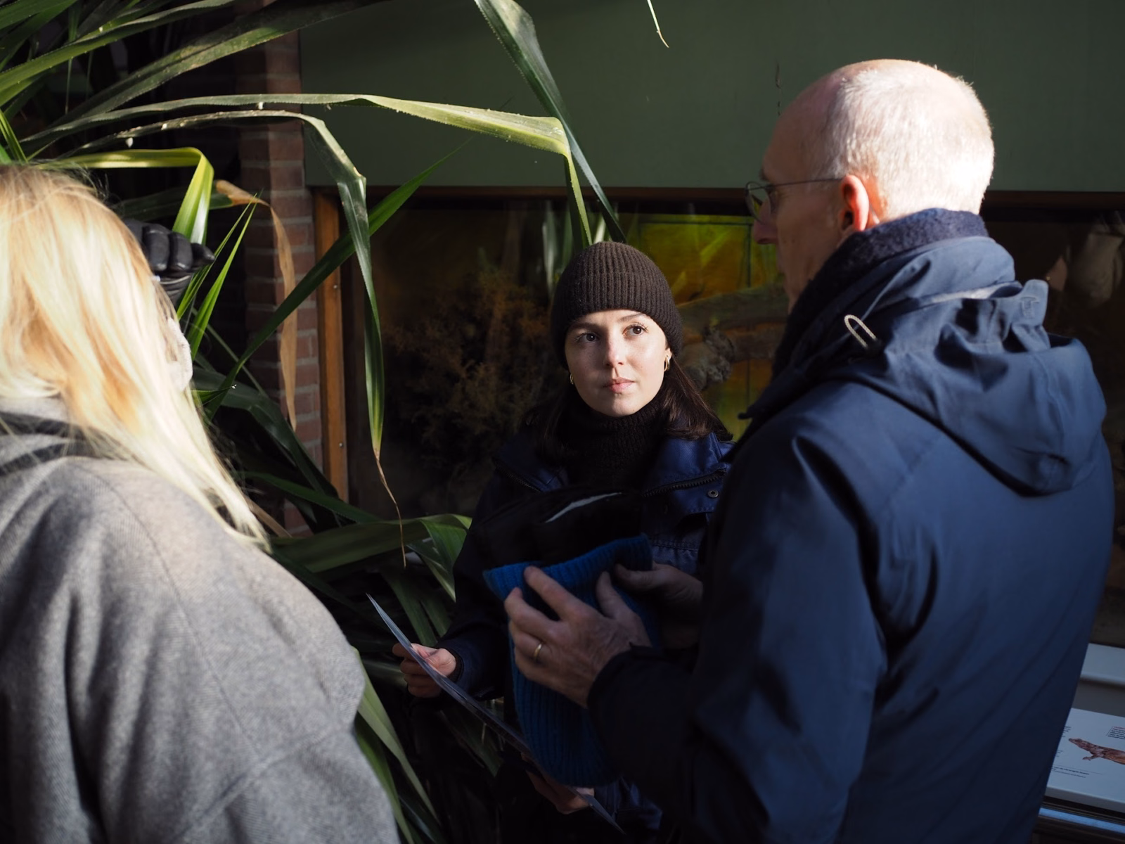 Valsplat researcher interviewing visitors at ARTIS.